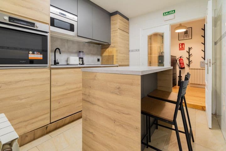 2 bedrooms apartment for rent in Pamplona, Spain - Image 22