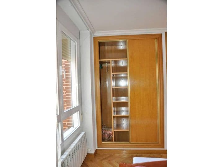 2 bedrooms apartment for rent in Palencia, Spain - Image 22