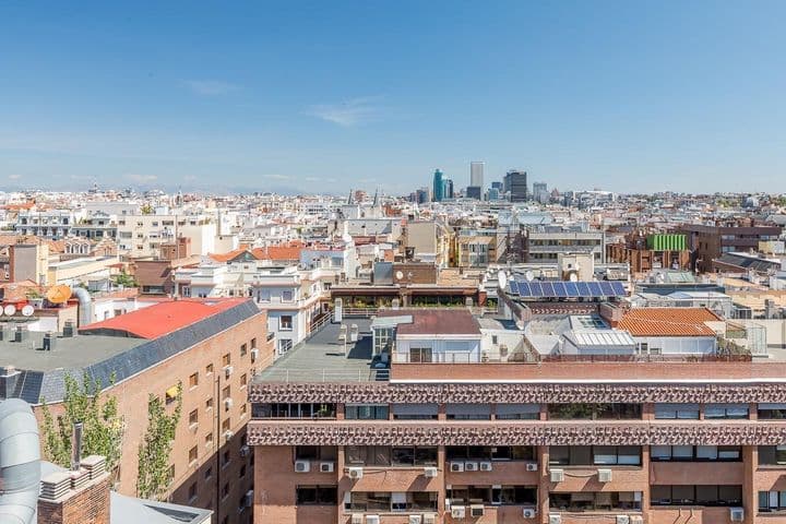 2 bedrooms apartment for rent in Madrid, Spain - Image 43