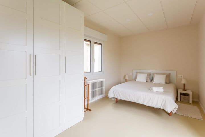 1 bedroom apartment for rent in Pamplona, Spain - Image 17