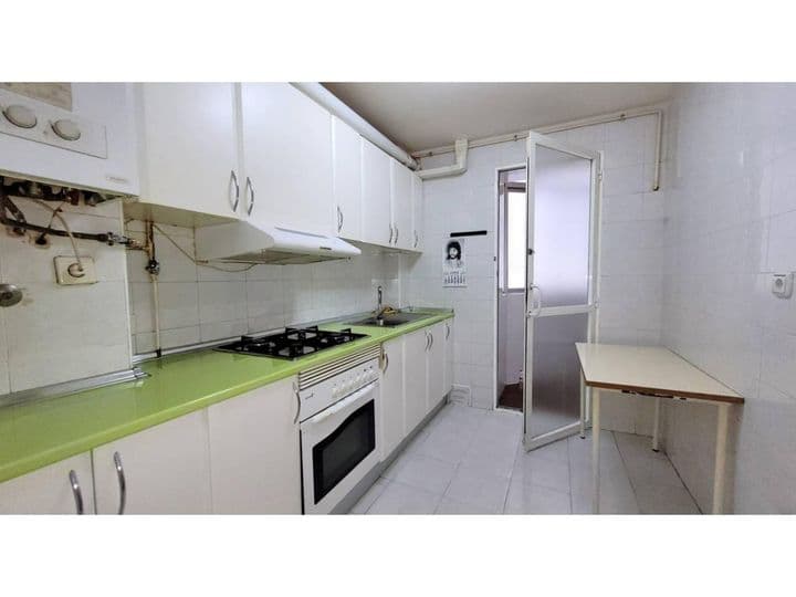 3 bedrooms apartment for rent in Palencia, Spain - Image 3