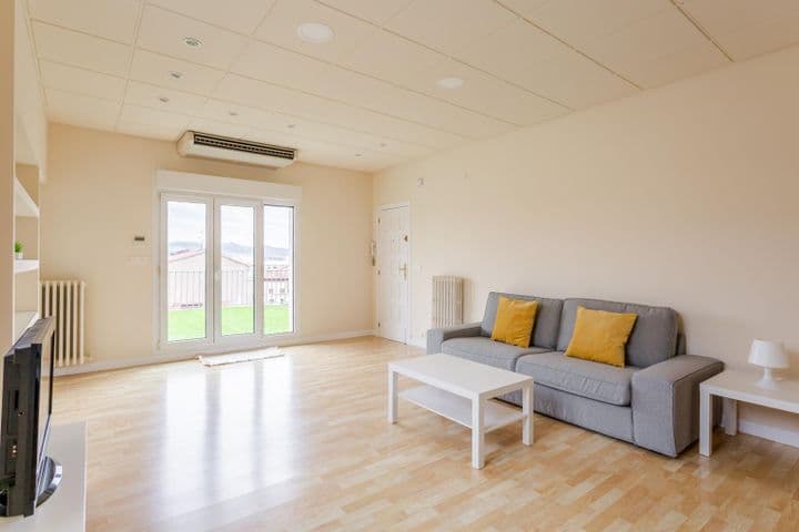 1 bedroom apartment for rent in Pamplona, Spain - Image 11