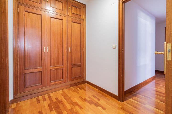 3 bedrooms apartment for rent in Pamplona, Spain - Image 13