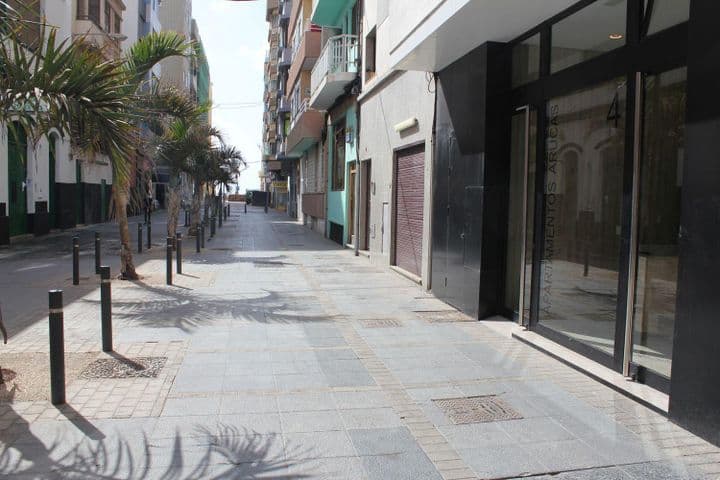 1 bedroom apartment for rent in Las Palmas de Gran Canaria, Spain - Image 11