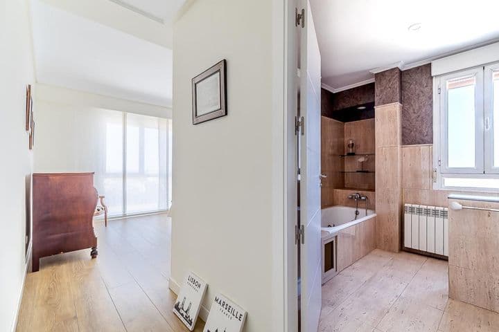 2 bedrooms apartment for rent in Madrid, Spain - Image 16