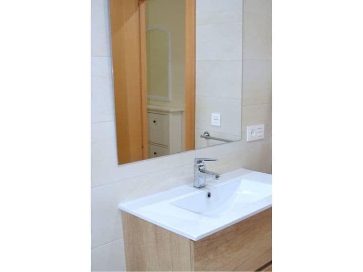 2 bedrooms apartment for rent in Palencia, Spain - Image 7