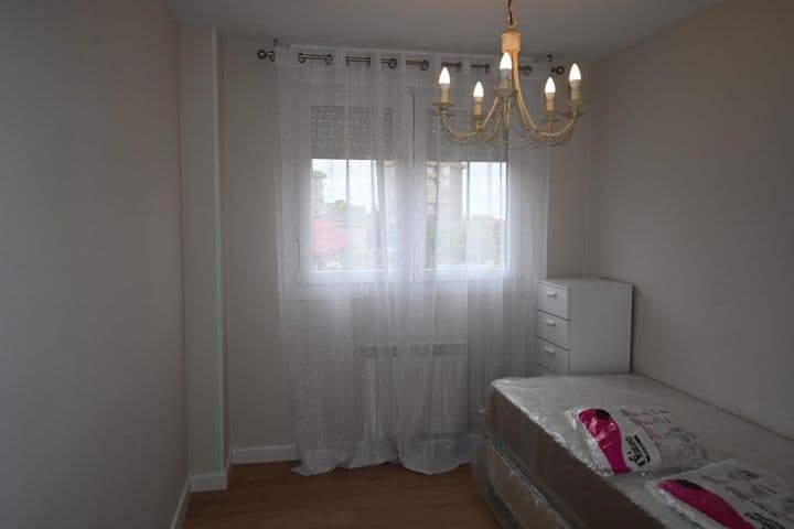 4 bedrooms apartment for rent in Santander, Spain - Image 10