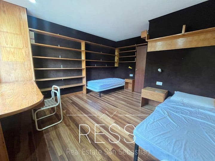 4 bedrooms apartment for rent in Donostia-San Sebastian, Spain - Image 8