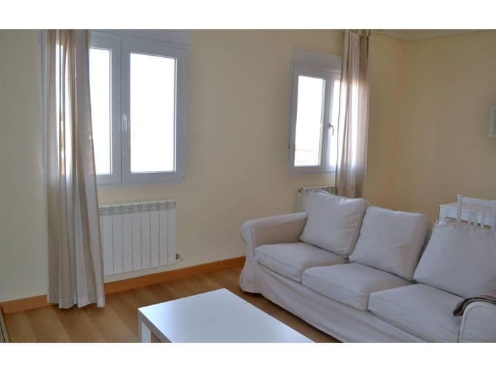 2 bedrooms apartment for rent in Palencia, Spain - Image 15