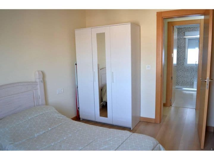 2 bedrooms apartment for rent in Palencia, Spain - Image 9