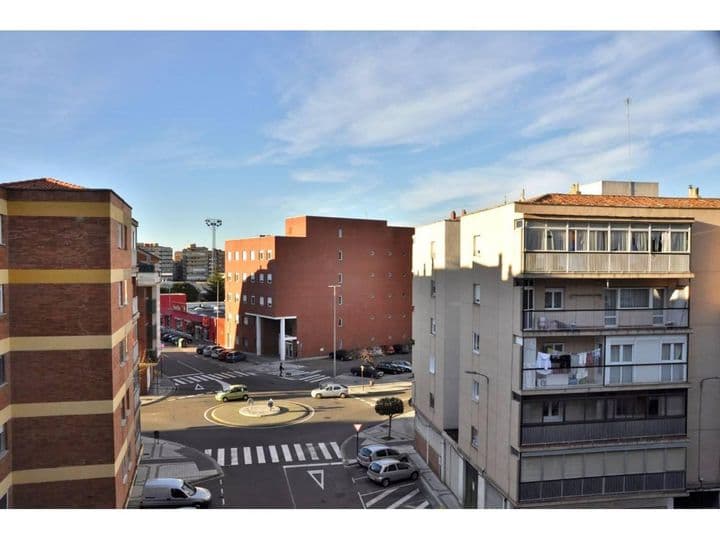 2 bedrooms apartment for rent in Palencia, Spain - Image 33