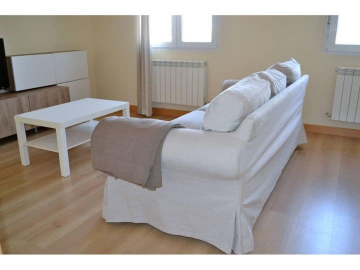 2 bedrooms apartment for rent in Palencia, Spain - Image 14