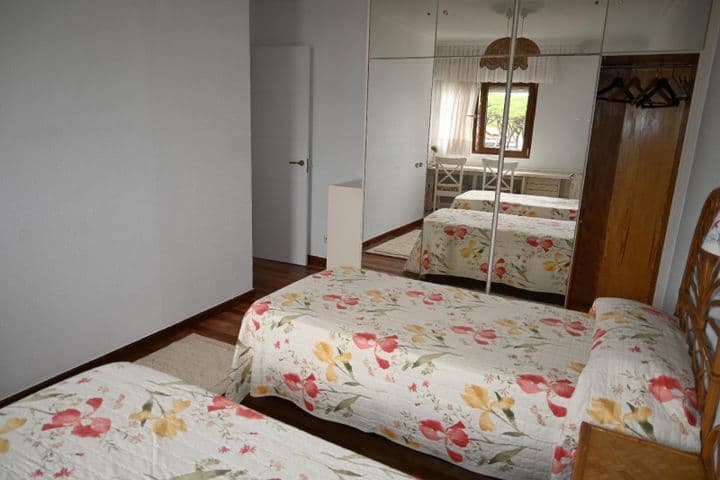 2 bedrooms apartment for rent in Santander, Spain - Image 11