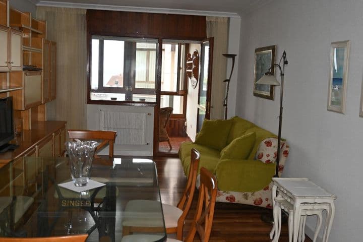 2 bedrooms apartment for rent in Santander, Spain - Image 3