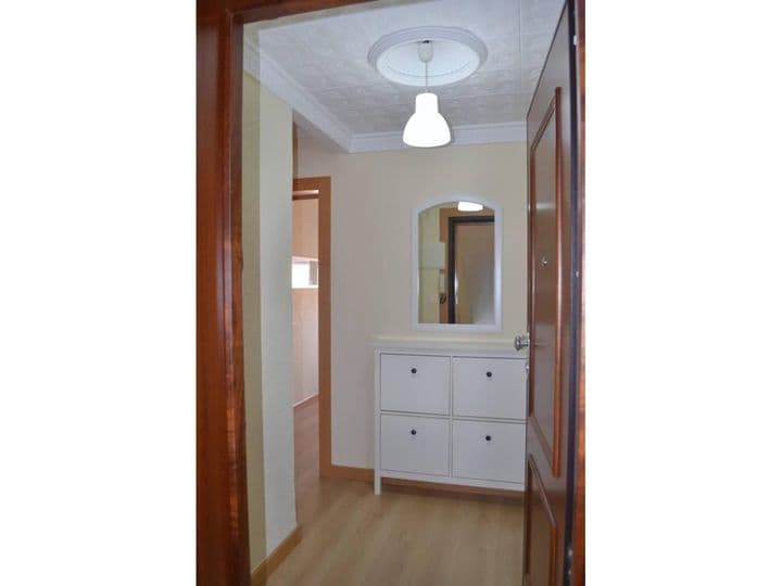 2 bedrooms apartment for rent in Palencia, Spain - Image 5