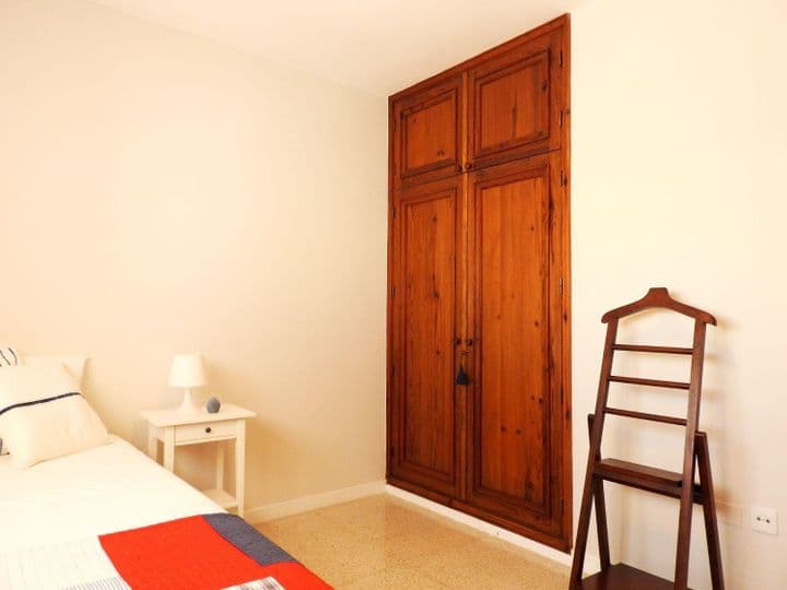 4 bedrooms apartment for rent in Las Palmas de Gran Canaria, Spain - Image 33