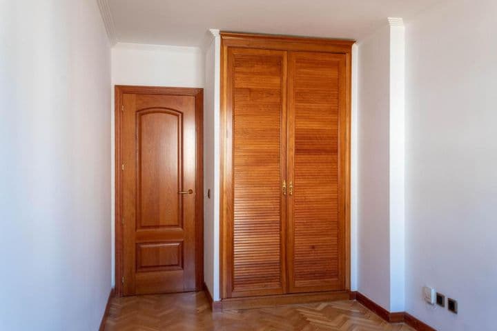 3 bedrooms apartment for rent in Majadahonda, Spain - Image 24