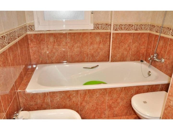 2 bedrooms apartment for rent in Palencia, Spain - Image 9