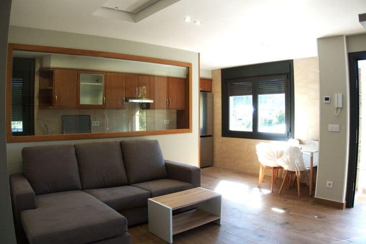 2 bedrooms apartment for rent in O Porrino, Spain - Image 7