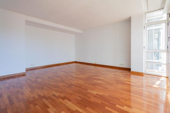 3 bedrooms apartment for rent in Pamplona, Spain - Image 9