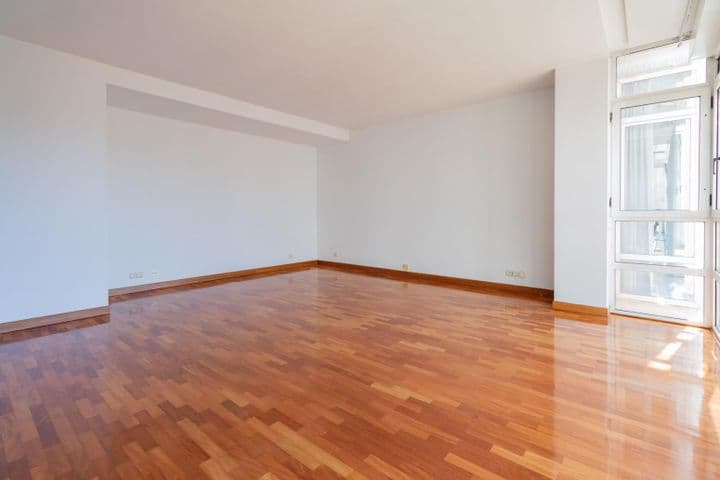 3 bedrooms apartment for rent in Pamplona, Spain - Image 9