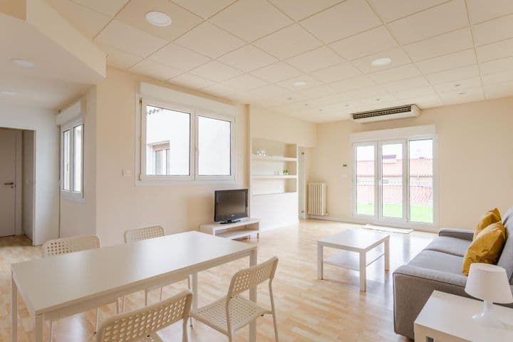 1 bedroom apartment for rent in Pamplona, Spain - Image 10