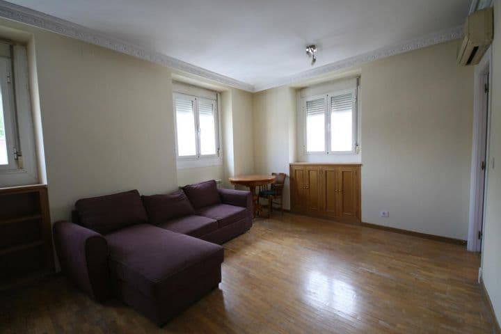 2 bedrooms house for rent in Madrid, Spain - Image 3