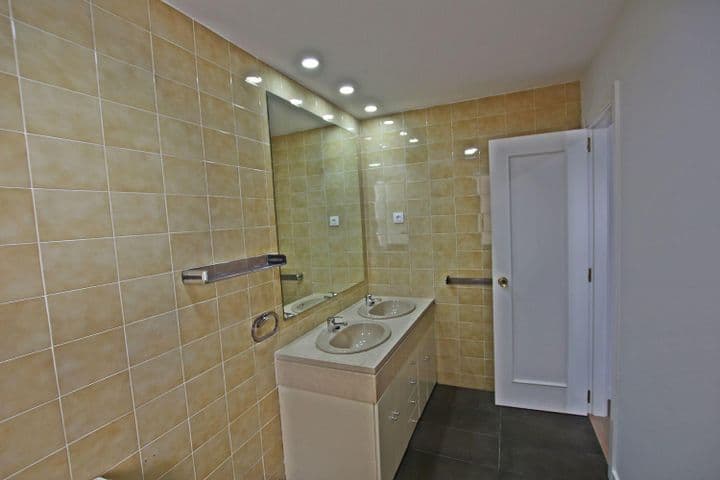 1 bedroom apartment for rent in Madrid, Spain - Image 8