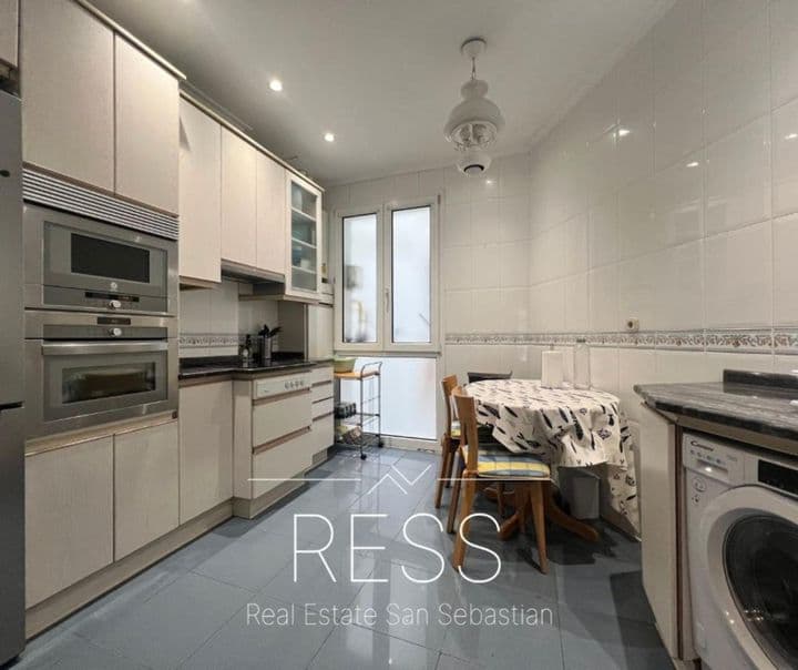 2 bedrooms apartment for rent in Donostia-San Sebastian, Spain - Image 10