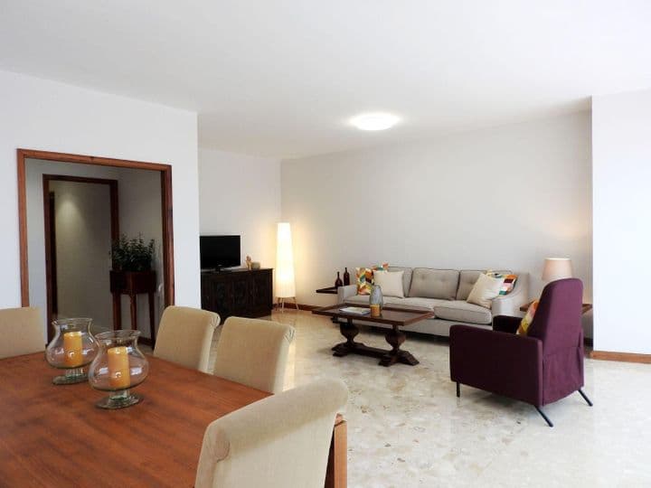 4 bedrooms apartment for rent in Las Palmas de Gran Canaria, Spain - Image 10