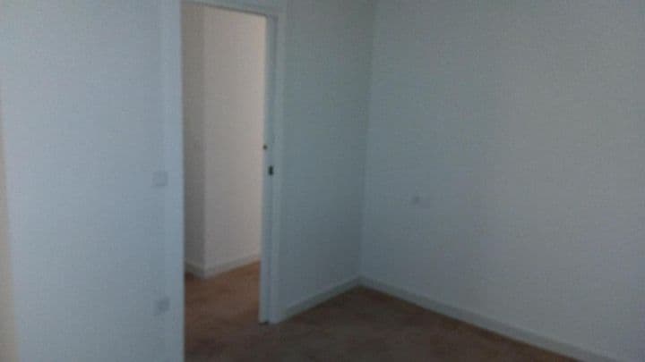 1 bedroom apartment for rent in Zaragoza, Spain - Image 7