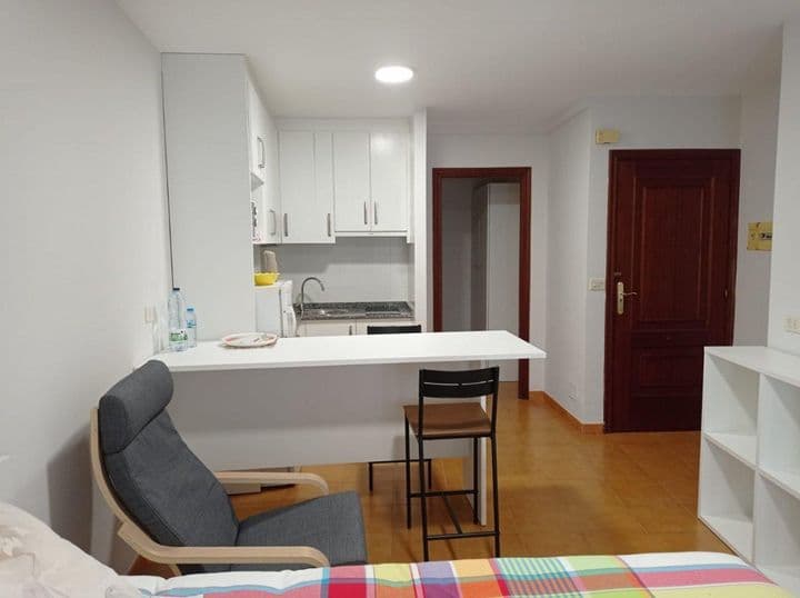 1 bedroom apartment for rent in Santiago de Compostela, Spain - Image 6