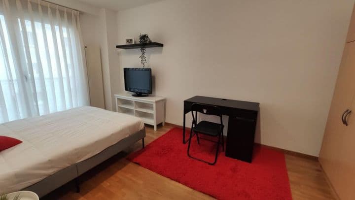 1 bedroom apartment for rent in Oviedo, Spain - Image 3