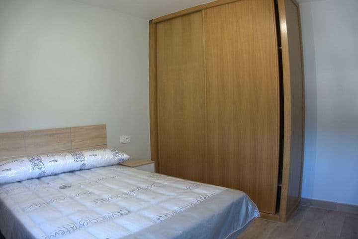 1 bedroom apartment for rent in O Porrino, Spain - Image 10