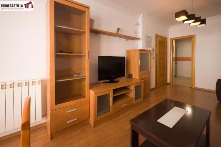 2 bedrooms apartment for rent in Albacete, Spain - Image 3