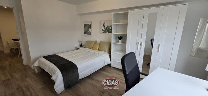 4 bedrooms apartment for rent in Oviedo, Spain - Image 8