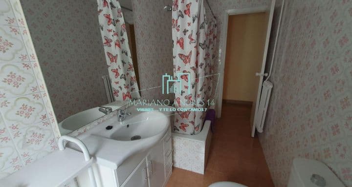 3 bedrooms apartment for rent in Leon, Spain - Image 9