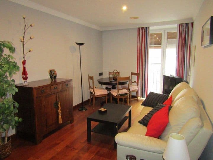 1 bedroom apartment for rent in Valladolid, Spain - Image 3