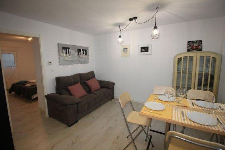 2 bedrooms apartment for rent in Santander, Spain - Image 8