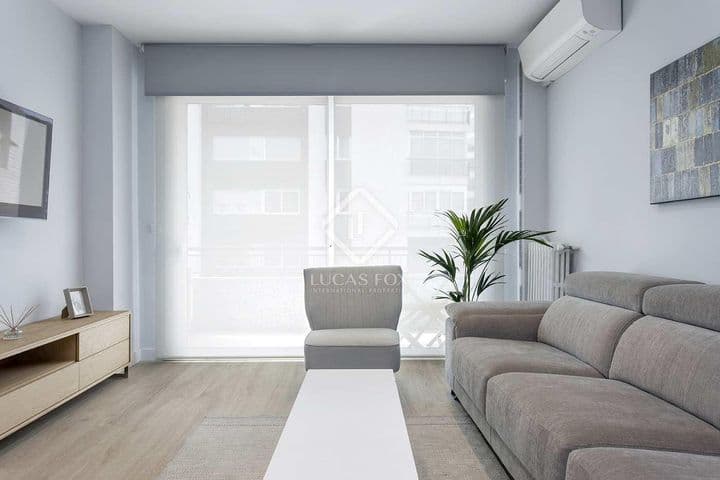 4 bedrooms apartment for rent in Barcelona, Spain - Image 9