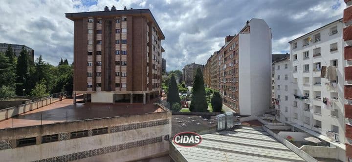 1 bedroom apartment for rent in Oviedo, Spain - Image 3