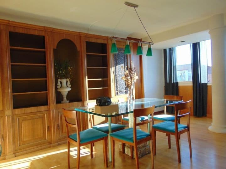 2 bedrooms apartment for rent in Madrid, Spain - Image 5