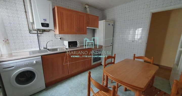 3 bedrooms apartment for rent in Leon, Spain - Image 2