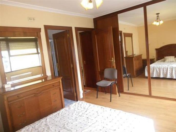 4 bedrooms apartment for rent in Vigo, Spain - Image 11