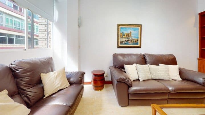 3 bedrooms apartment for rent in Las Palmas de Gran Canaria, Spain - Image 3