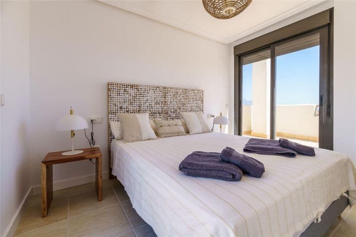 2 bedrooms apartment for rent in Estepona, Spain - Image 4