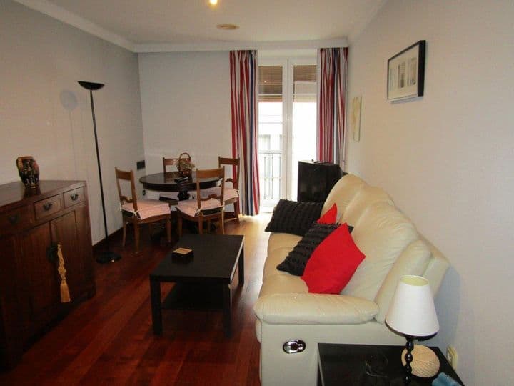 1 bedroom apartment for rent in Valladolid, Spain - Image 4