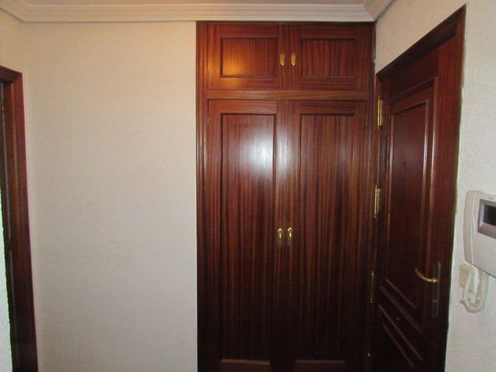 4 bedrooms apartment for rent in Albacete, Spain - Image 5