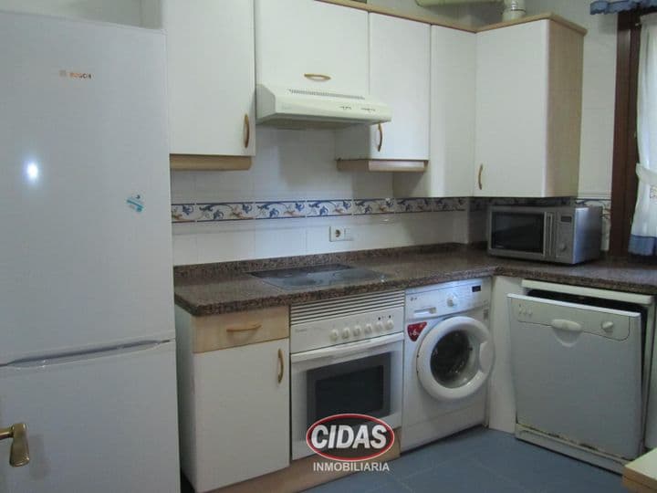 4 bedrooms apartment for rent in Oviedo, Spain - Image 3