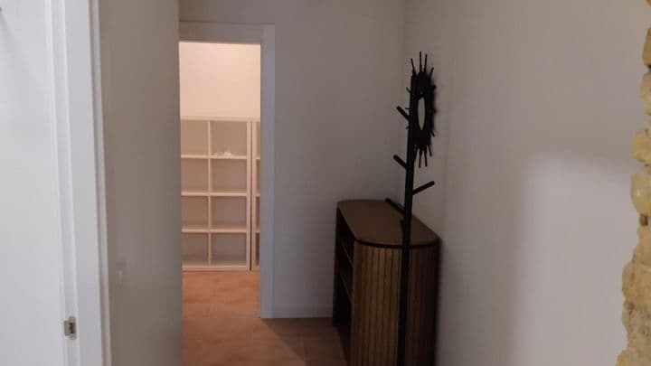 2 bedrooms apartment for rent in Zaragoza, Spain - Image 12